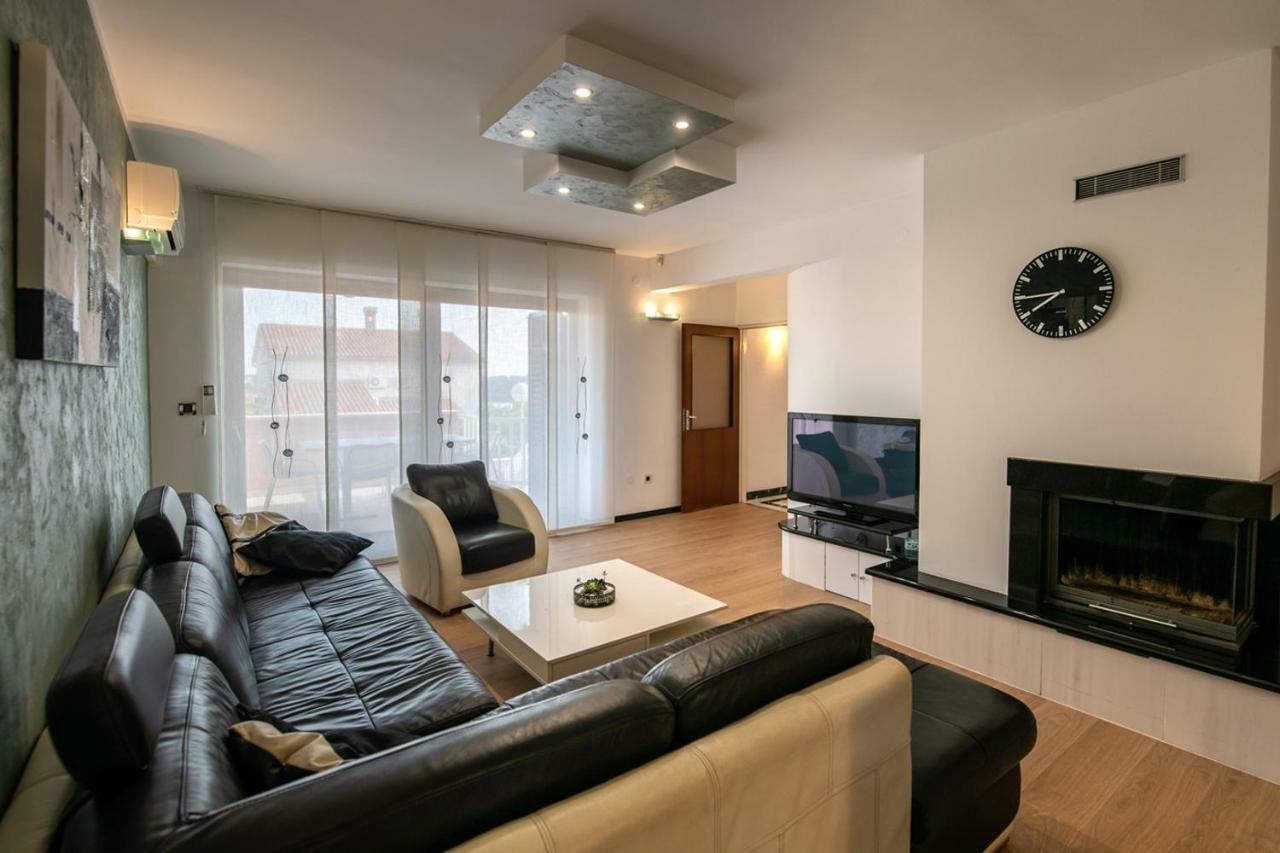 Cave Romane Apartment With Private Pool And Sea View วิงกุรัน ภายนอก รูปภาพ